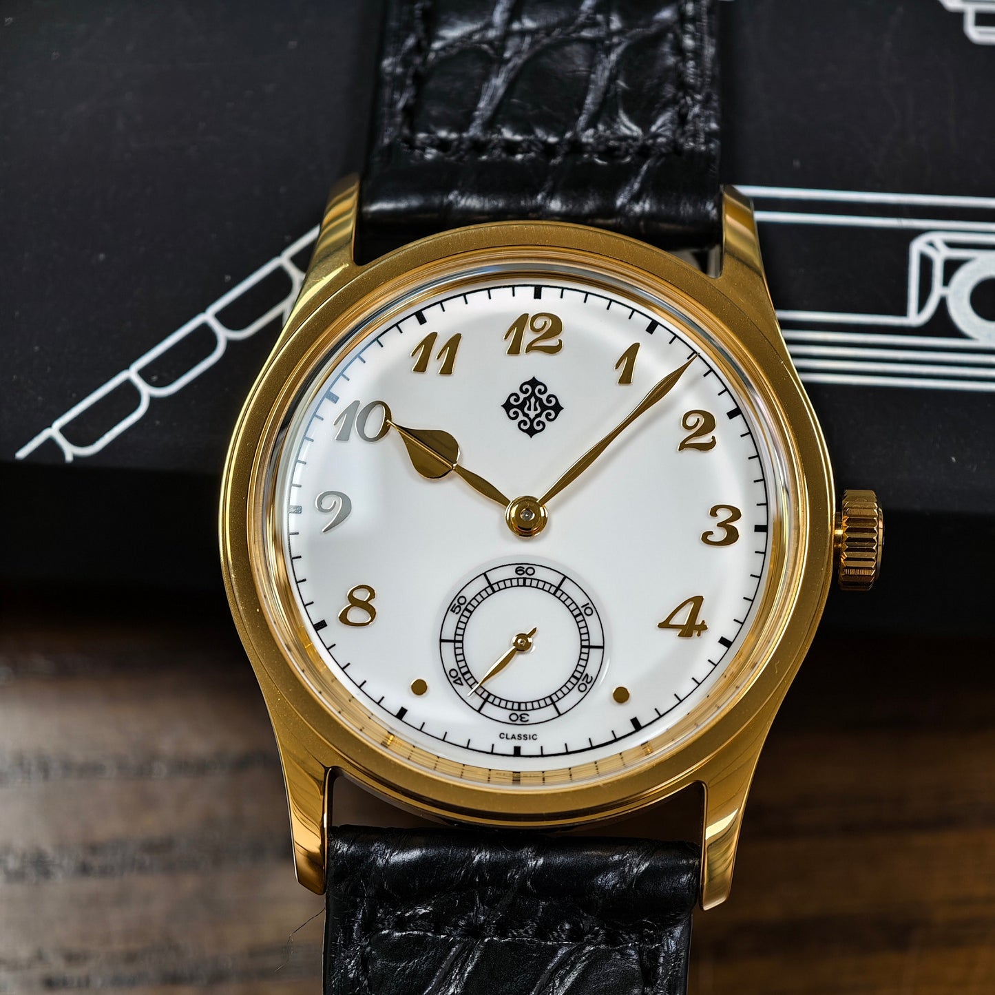 IXDAO_Quartz_Dress_Watch White dial gold bezel