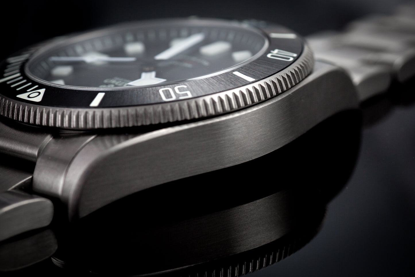 IXDAO Titanium 39mm Automatic Dive Watch Black Dial 15 Scale Bezel IXDAO Watch Official Store