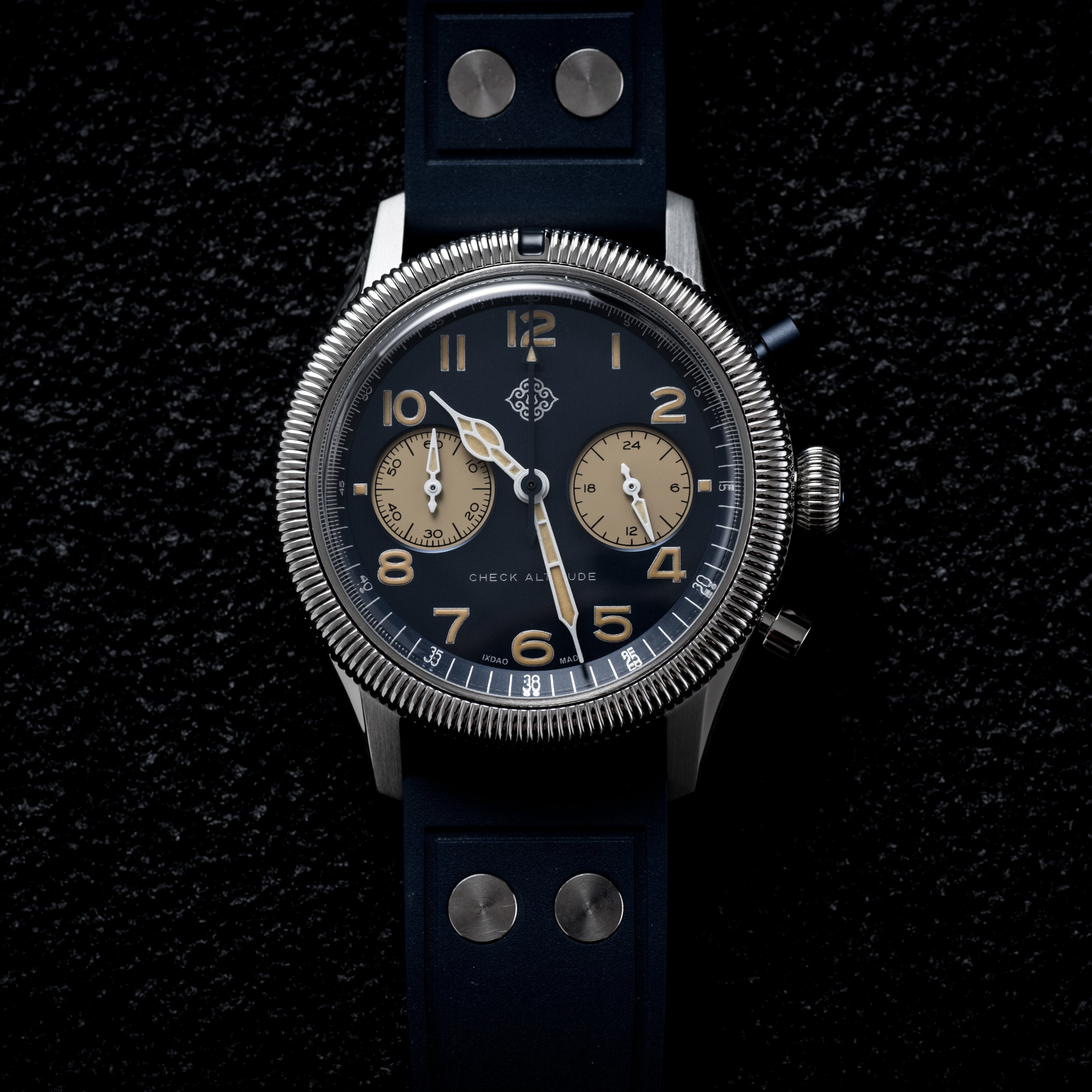 ixdao-pilot-chrono-blue-dial