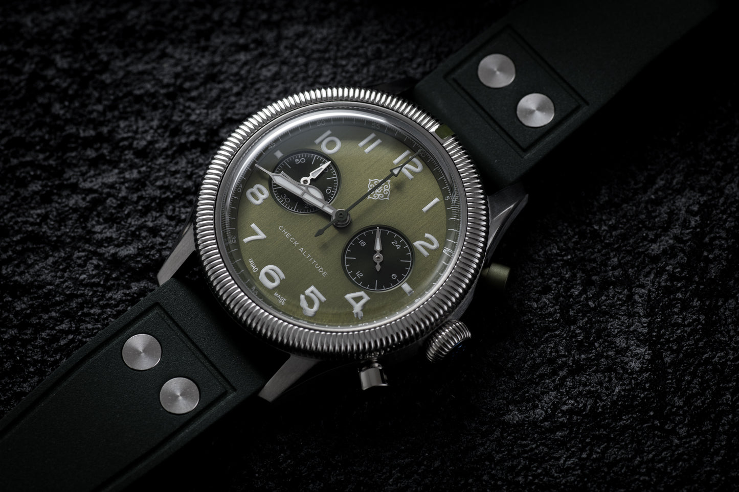 ixdao-pilot-chrono-green-dial-front