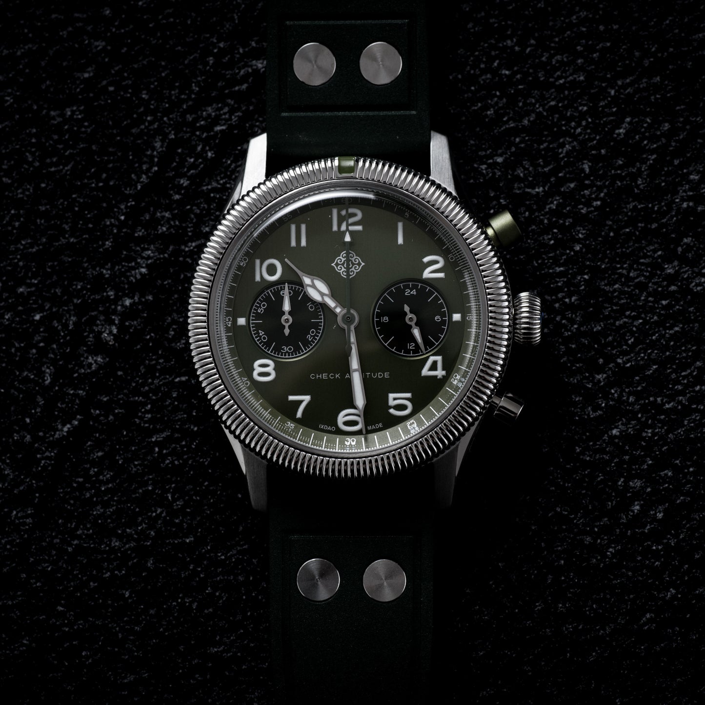 ixdao-pilot-chrono-green-dial-front