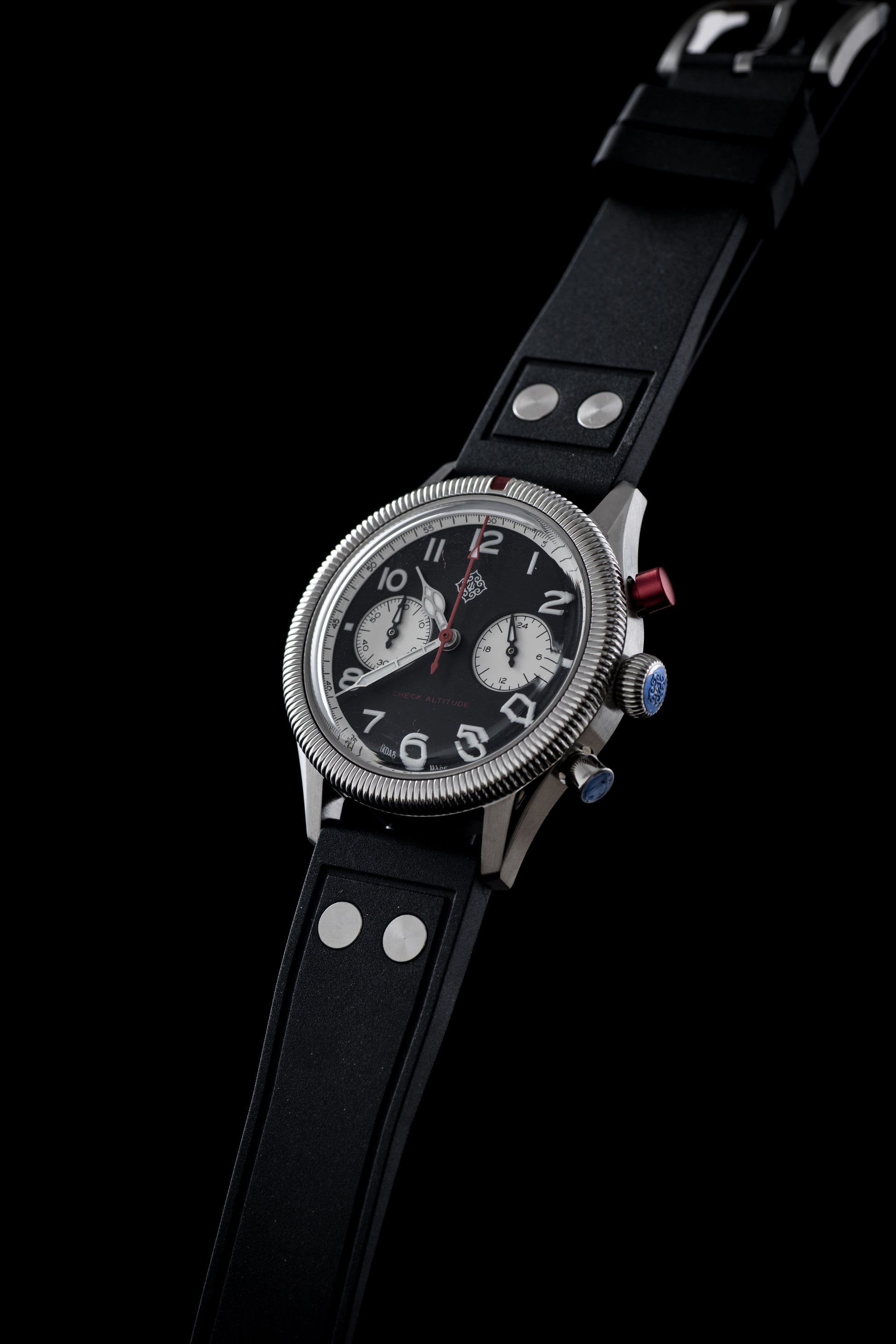 ixdao-pilot-chrono-black-dial