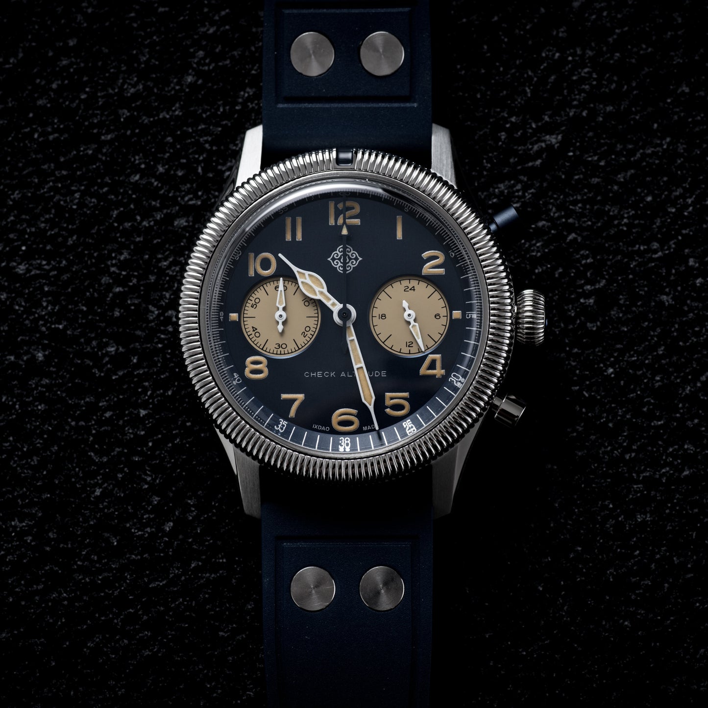 ixdao-pilot-chrono-blue-dial