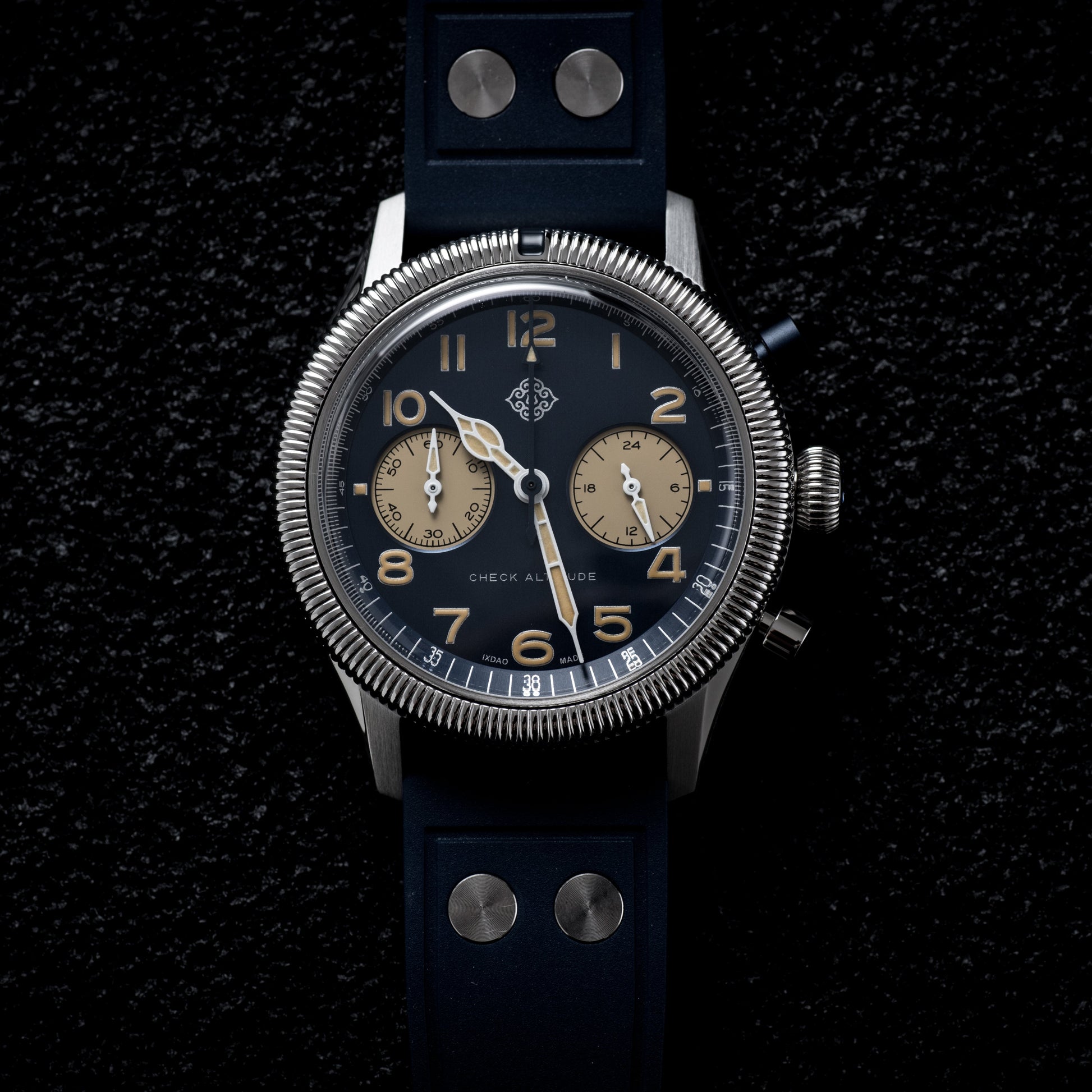 ixdao-pilot-chrono-blue-dial