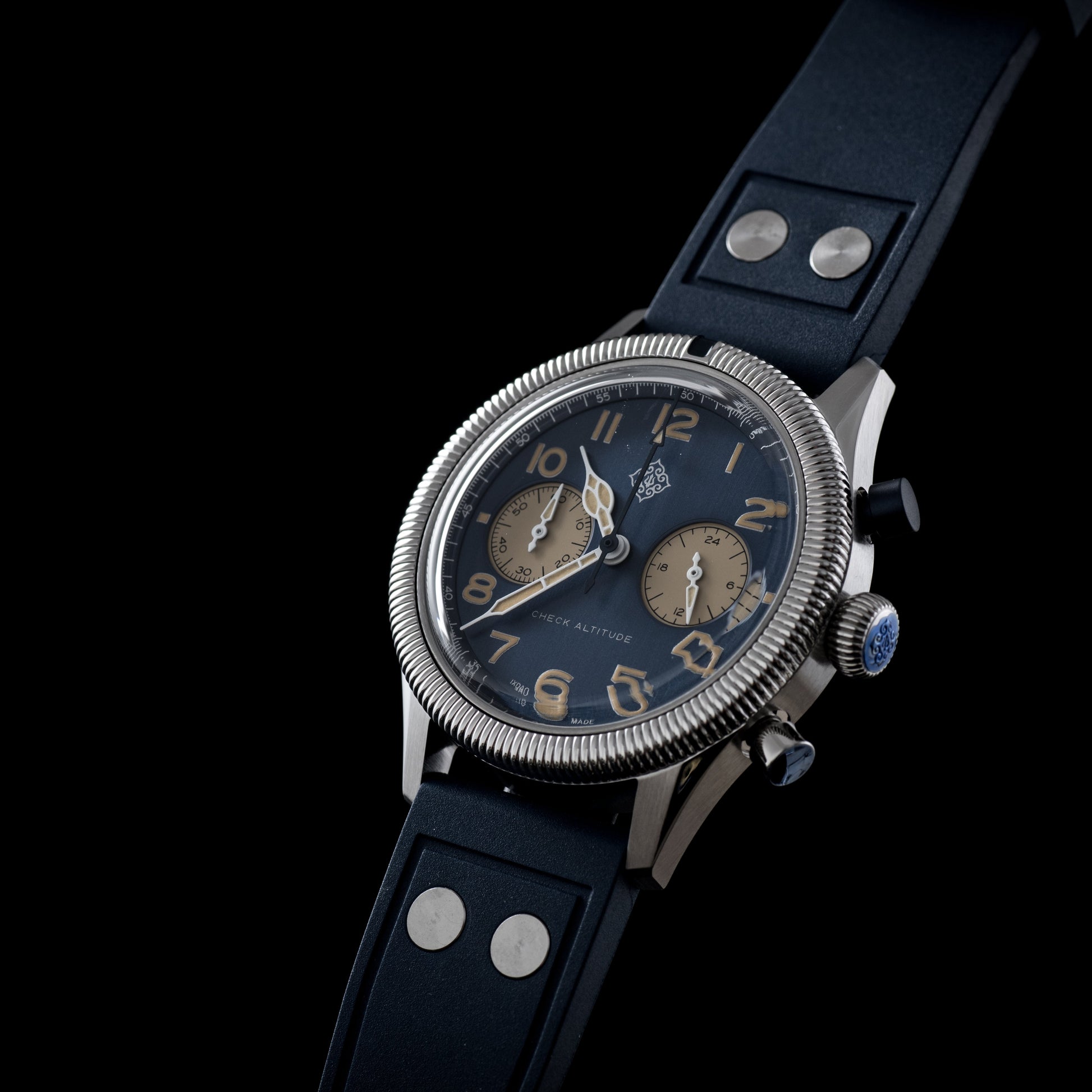 ixdao-pilot-chrono-blue-dial