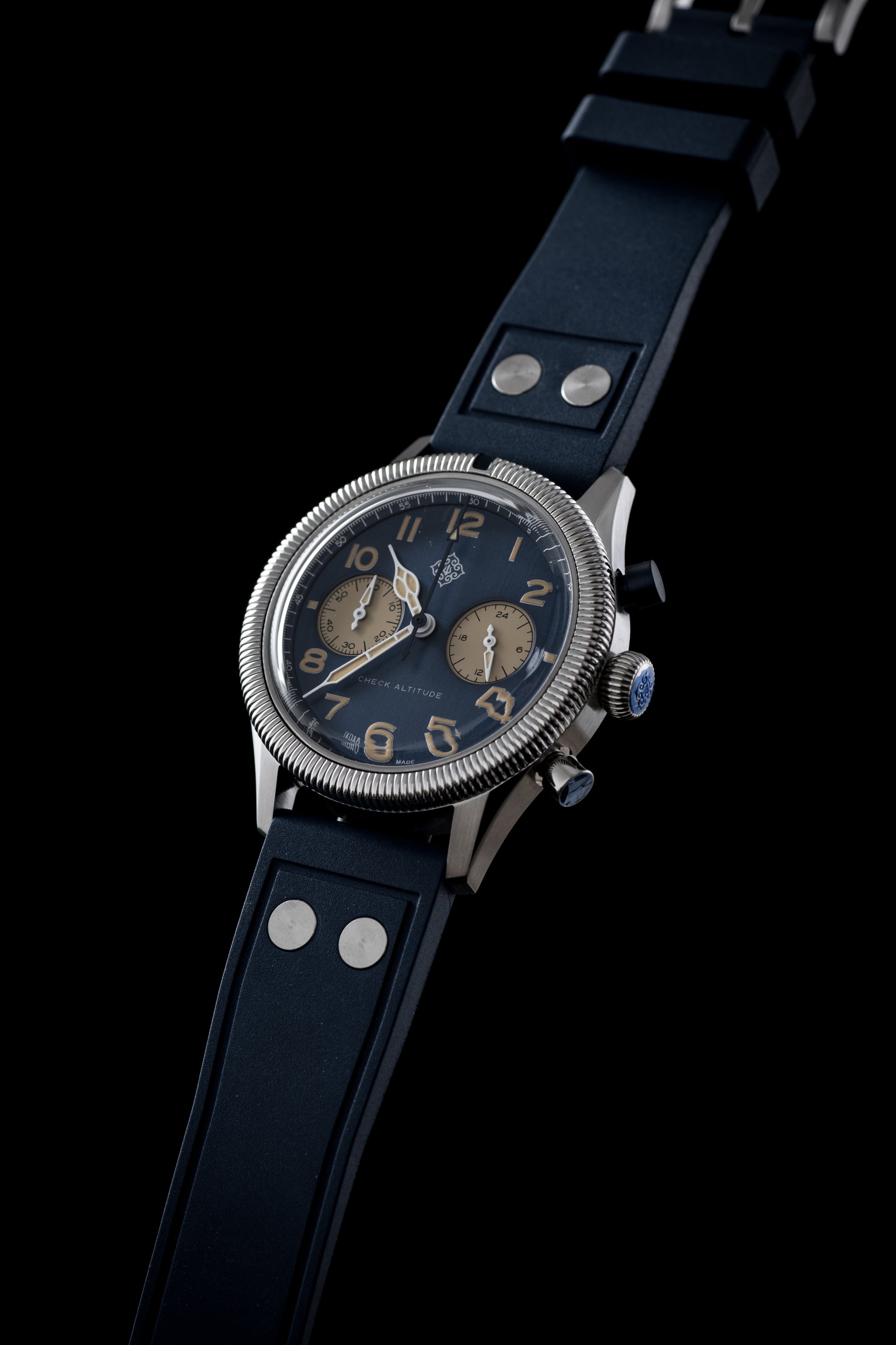 ixdao-pilot-chrono-blue-dial